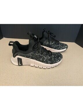 New! Womens Nike Metcon 6 SE Black/Silt Red Training Shoes. Size 7. Awesome!